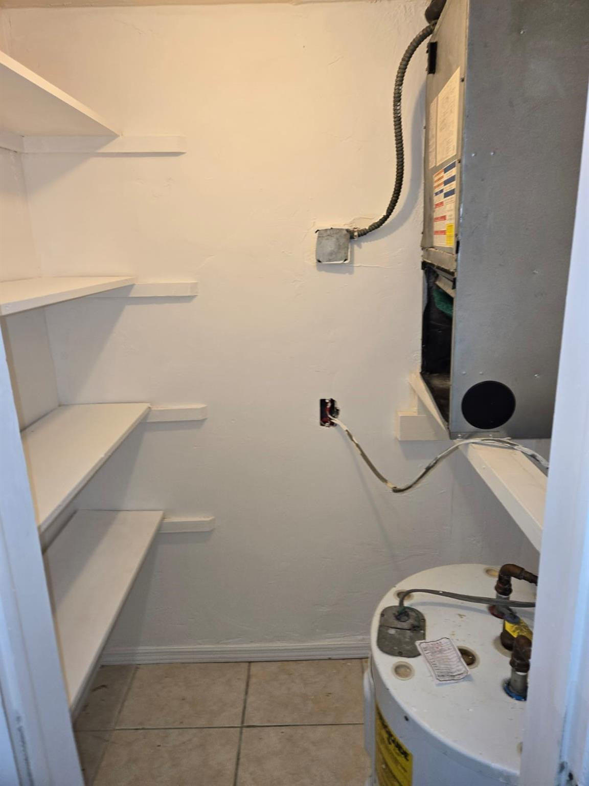 PARK SIDE MANOR B CONDO INC - Residential Lease