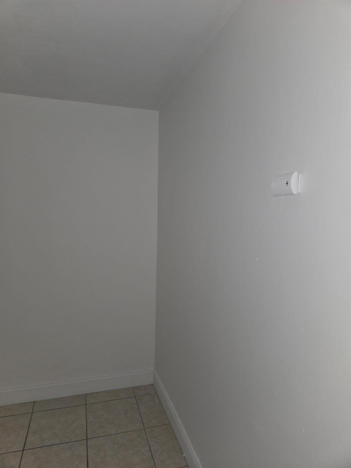 PARK SIDE MANOR B CONDO INC - Residential Lease