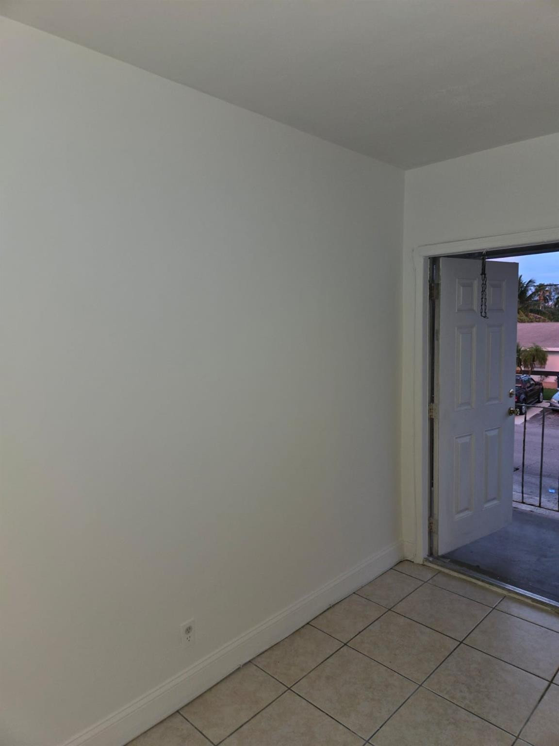 PARK SIDE MANOR B CONDO INC - Residential Lease