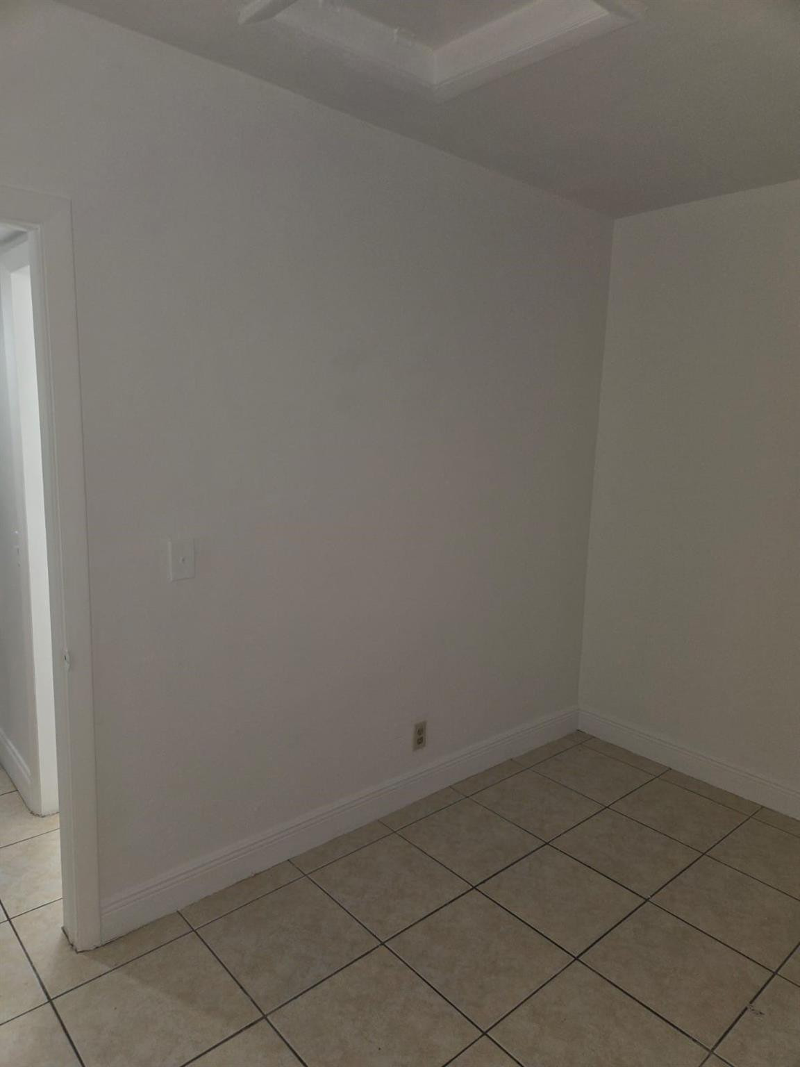 PARK SIDE MANOR B CONDO INC - Residential Lease