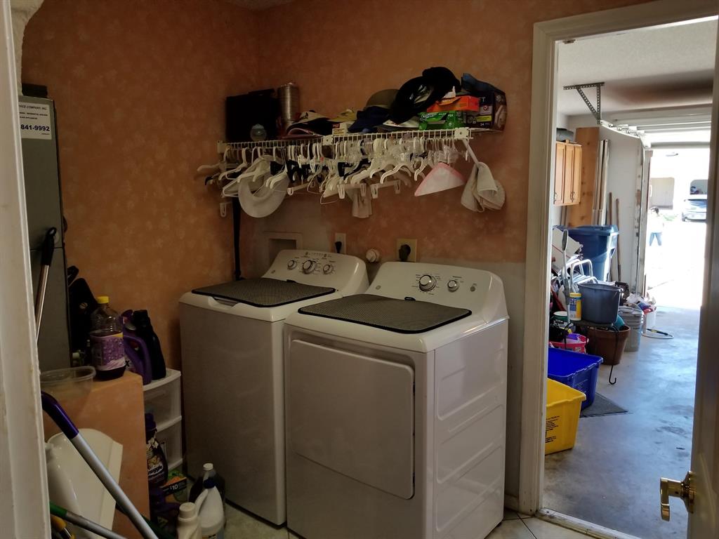 HUNTINGTON WOODS - Residential