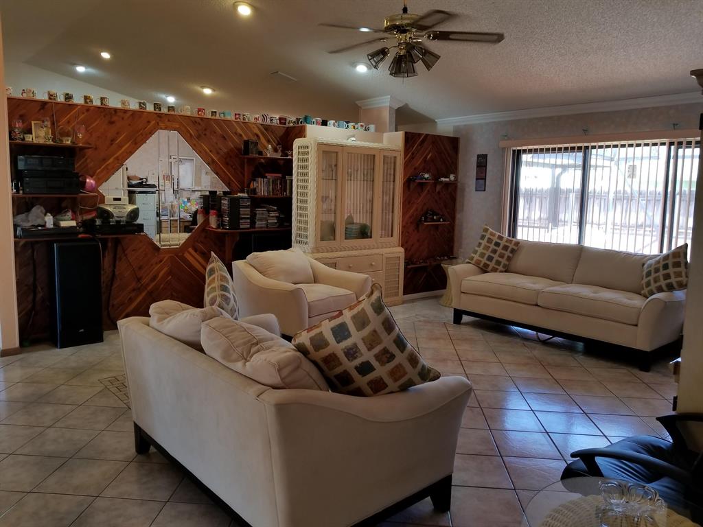 HUNTINGTON WOODS - Residential