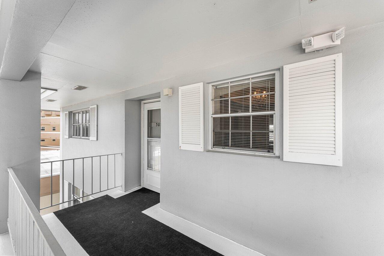 157 Atlantis Boulevard 301, Atlantis FL 33462