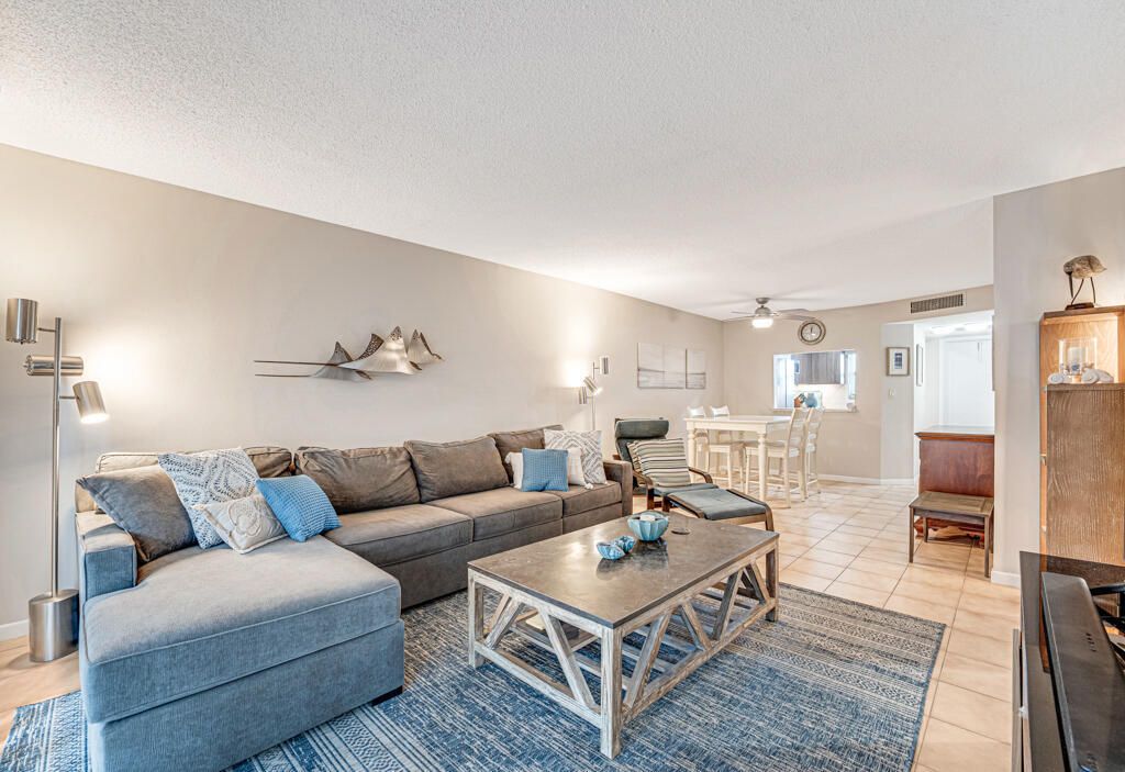 Photo of 760 E Ocean Avenue, Boynton Beach, FL 33435 (MLS # B26013677)