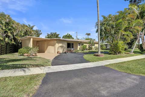 Photo of 1240 SW 4th Avenue, Pompano Beach, FL 33060 (MLS # B26039911)