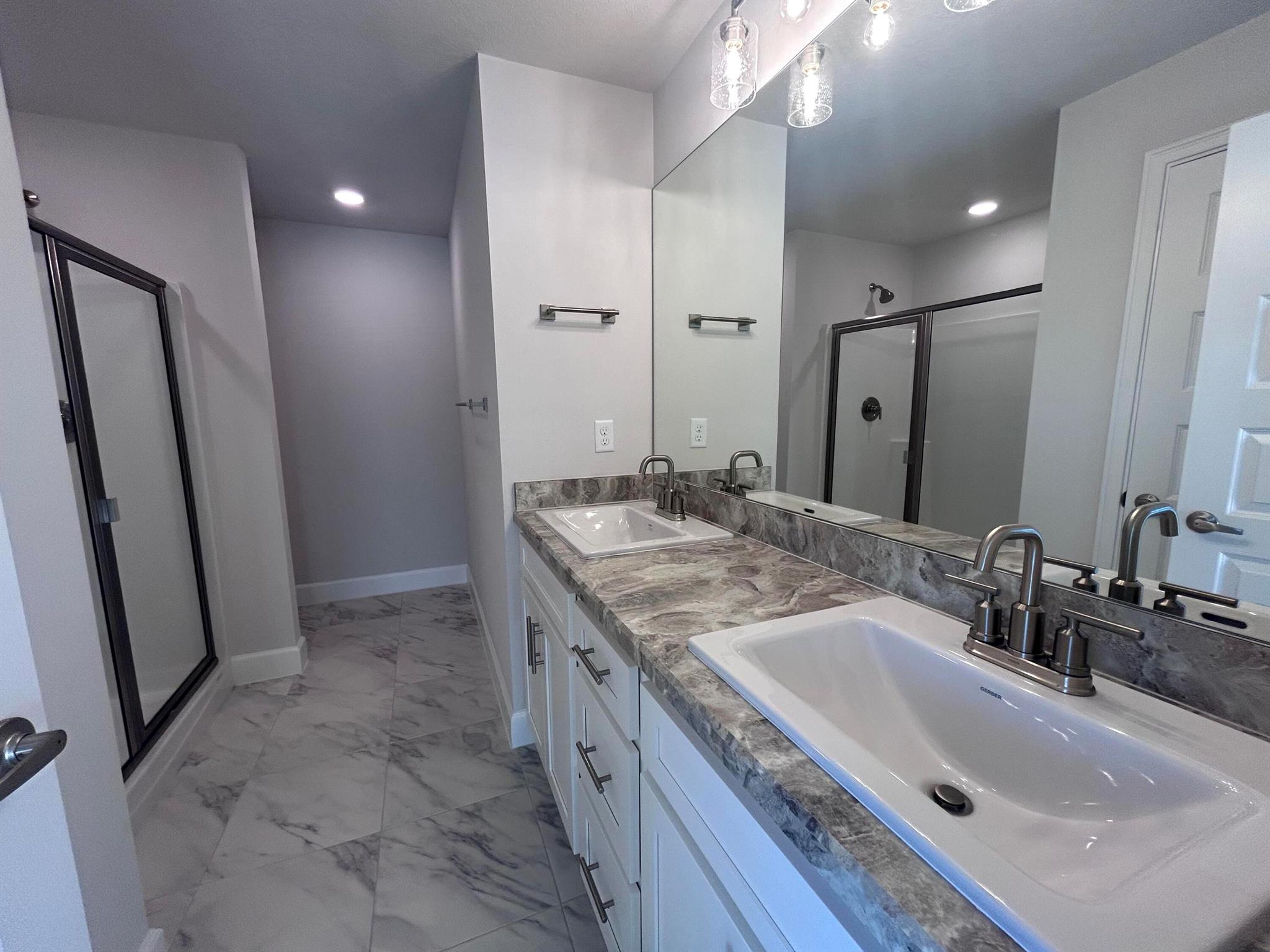 WATERSTONE PHASE THREE - Residential