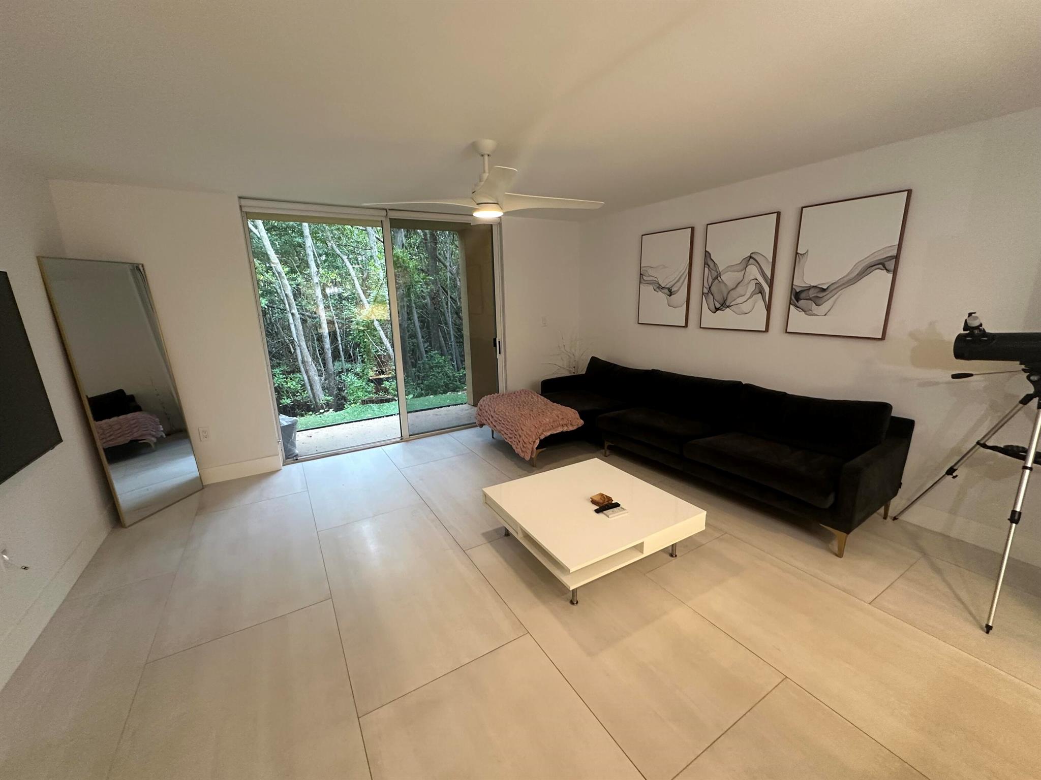 HYPOLUXOS MARINERS CAY CO - Residential Lease