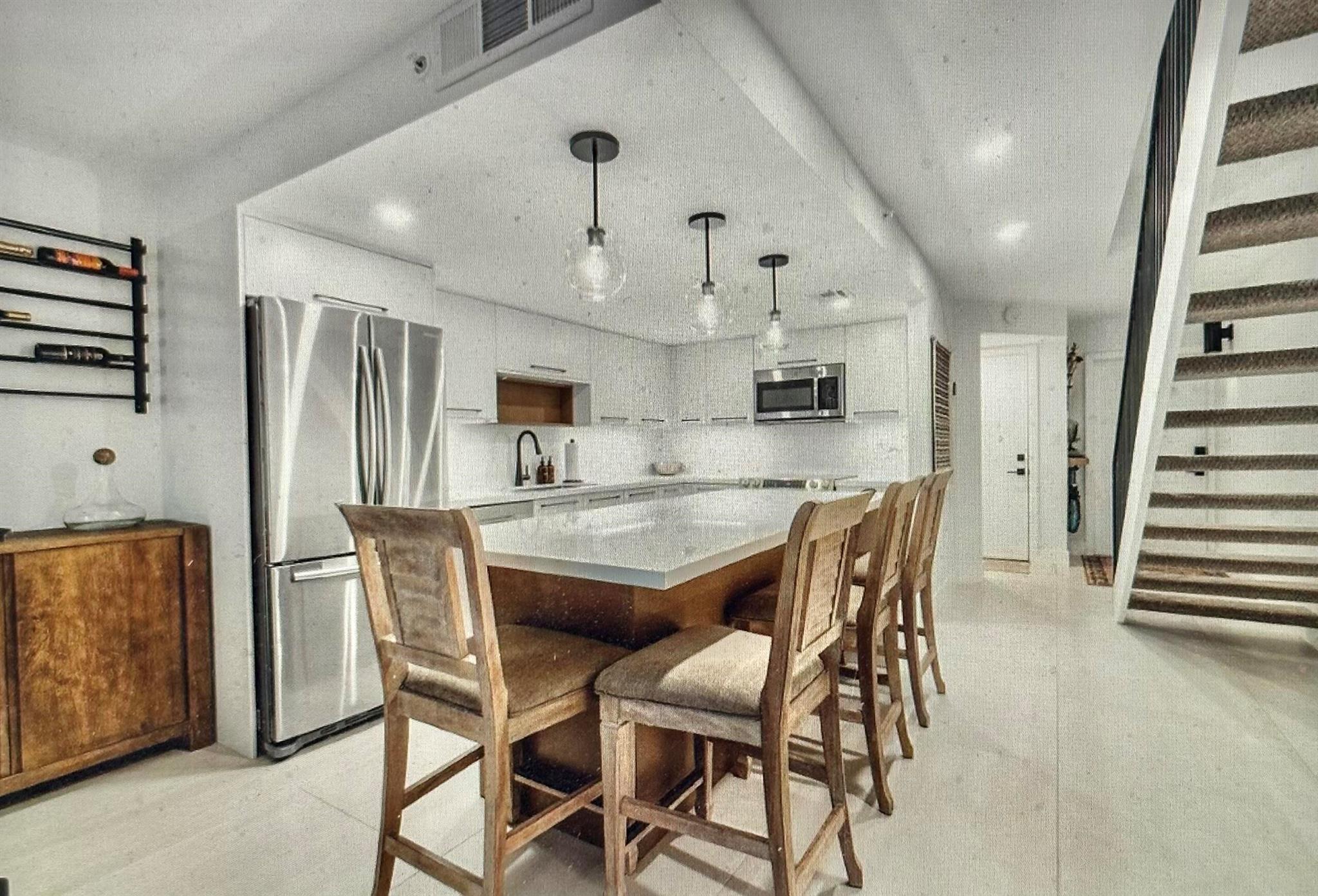 HYPOLUXOS MARINERS CAY CO - Residential Lease