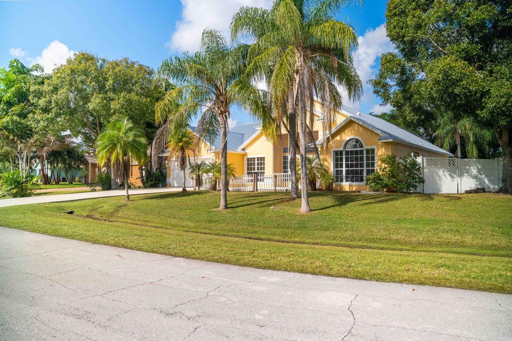 Photo of 3502 SE Hyde Circle, Port Saint Lucie, FL 34984 (MLS # B26014155)
