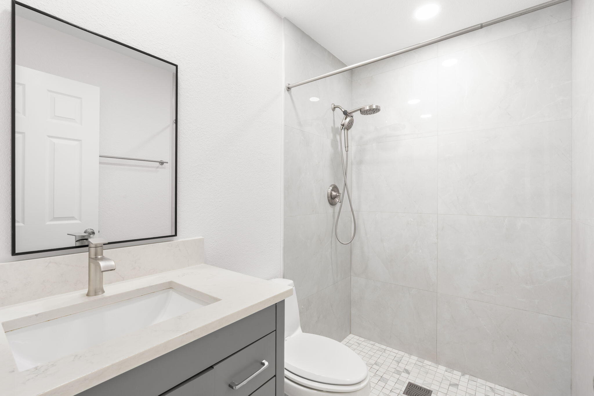 WOODLAND LAKES - Residential