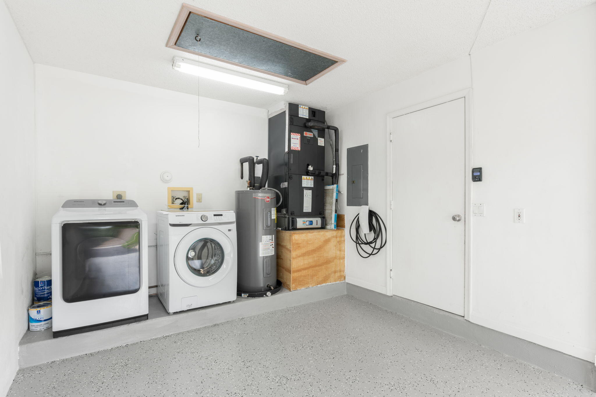 WOODLAND LAKES - Residential