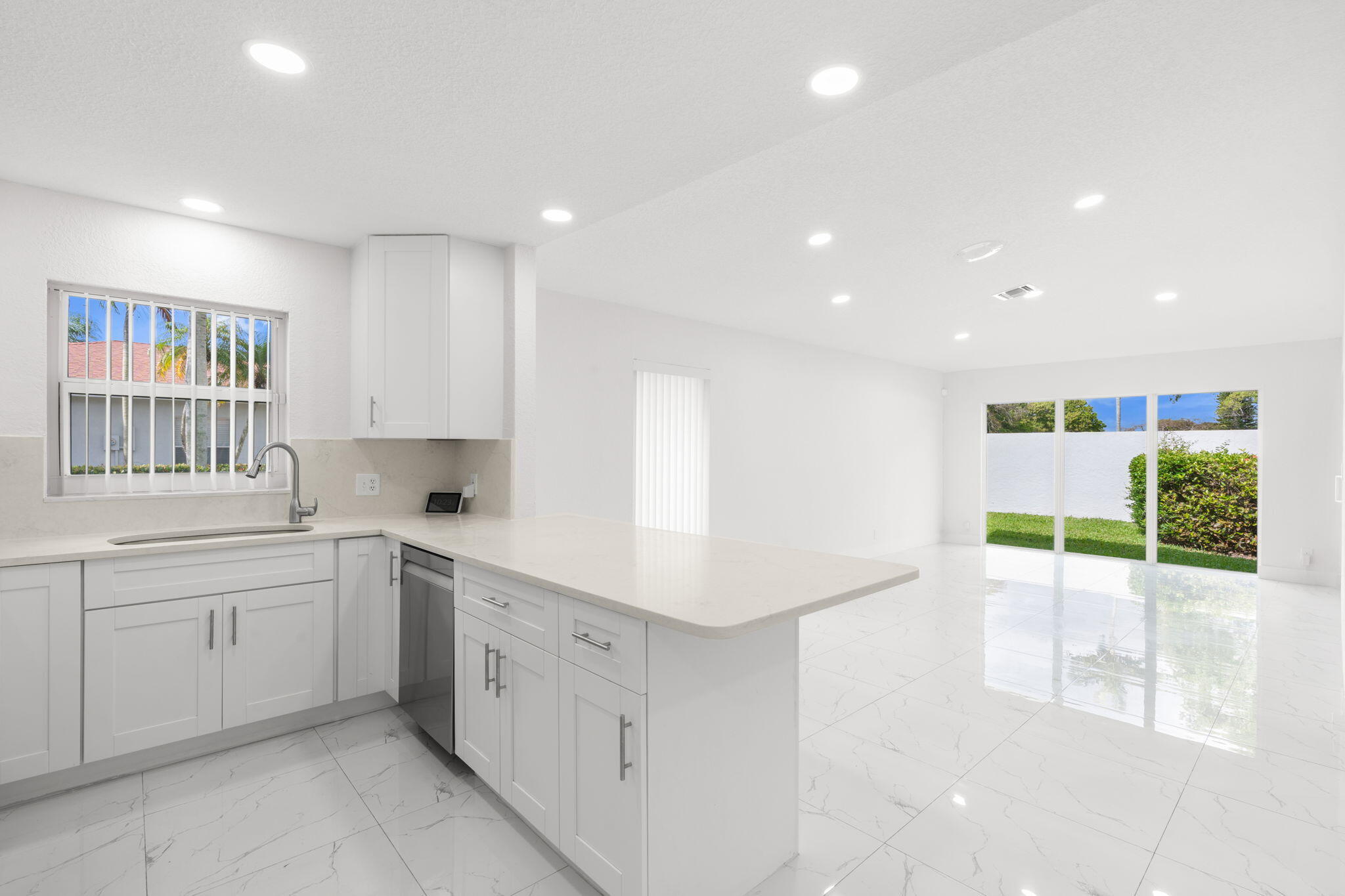 WOODLAND LAKES - Residential