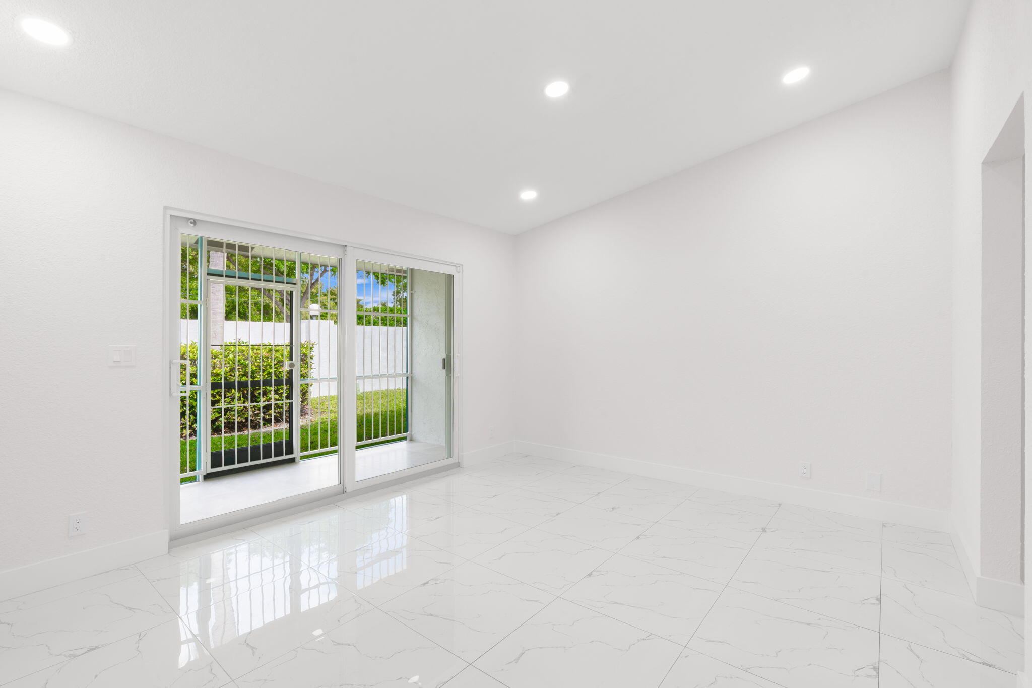 WOODLAND LAKES - Residential