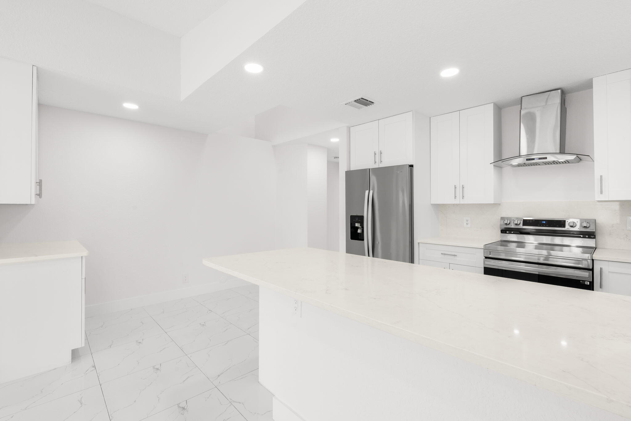 WOODLAND LAKES - Residential