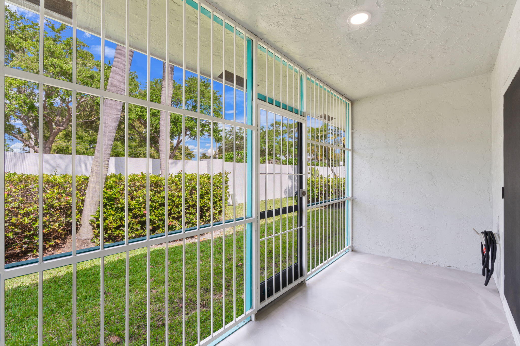 WOODLAND LAKES - Residential