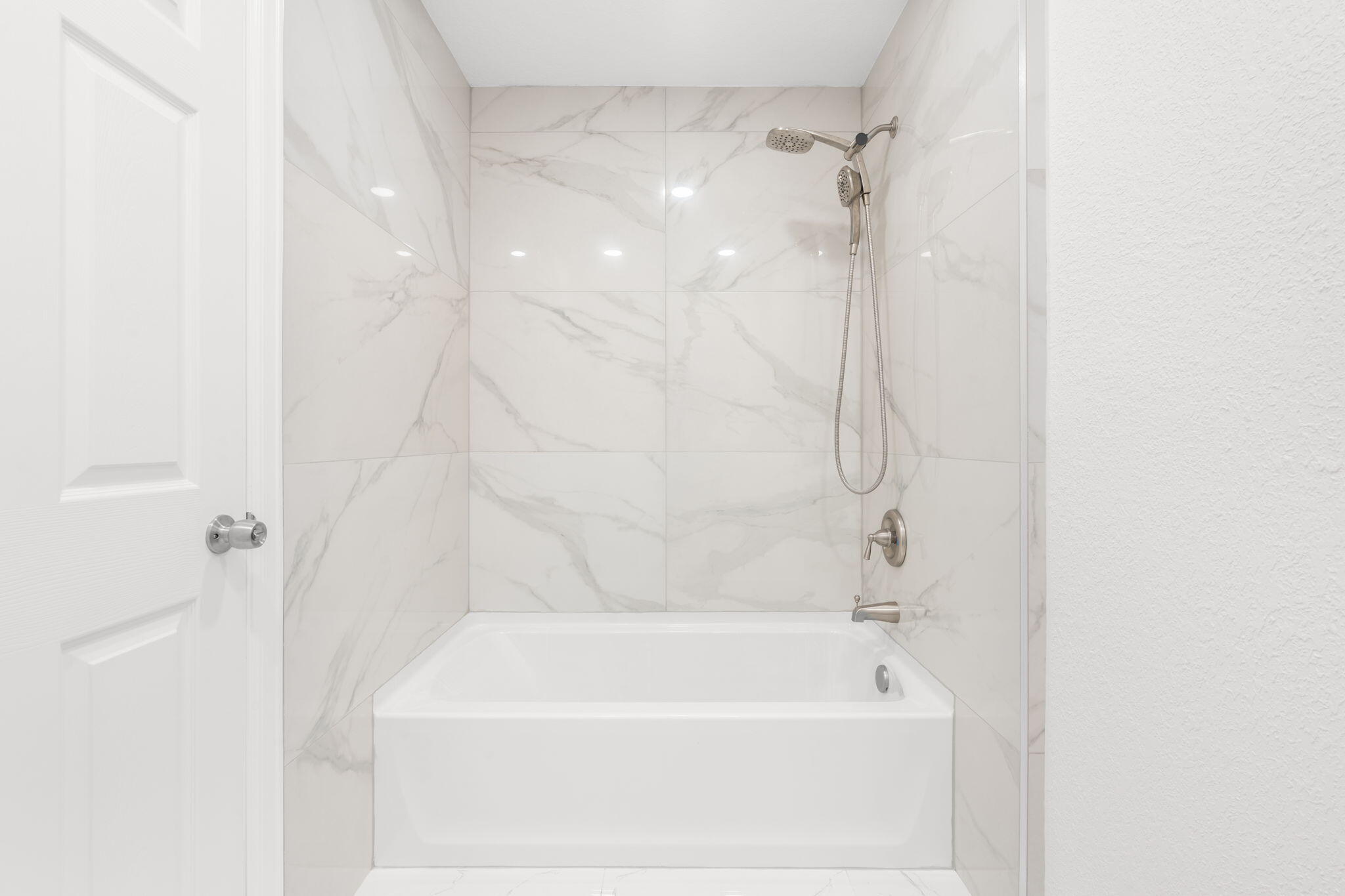 WOODLAND LAKES - Residential