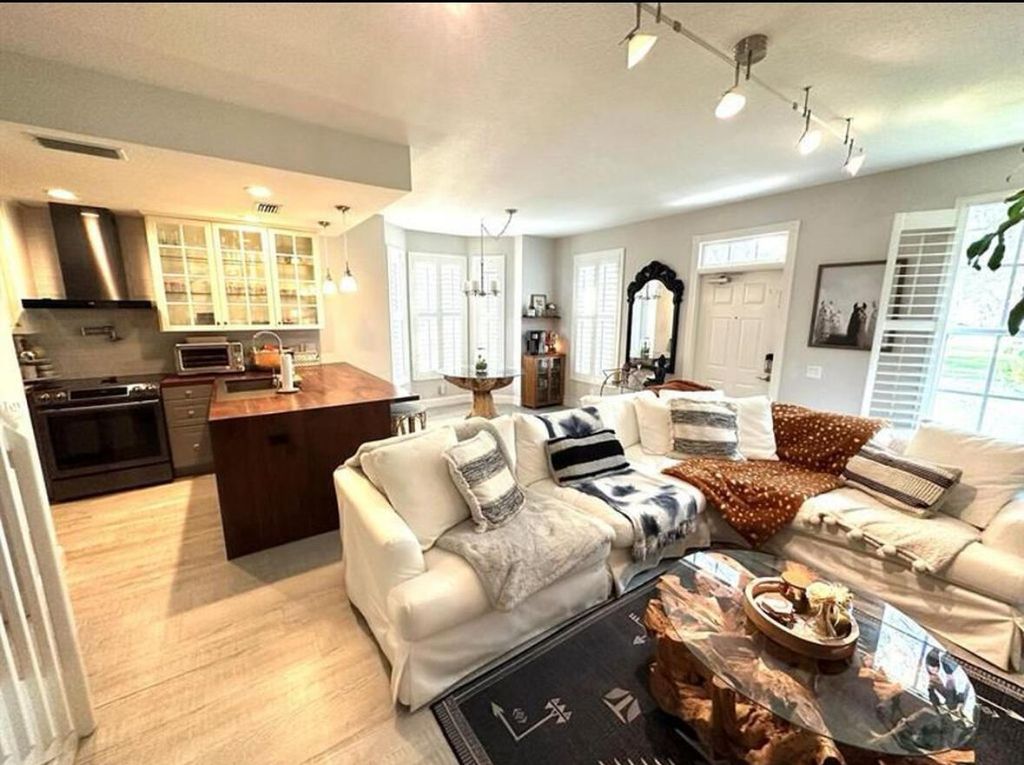 Photo of 262 Iris Drive, Jupiter, FL 33458 (MLS # R11090492)