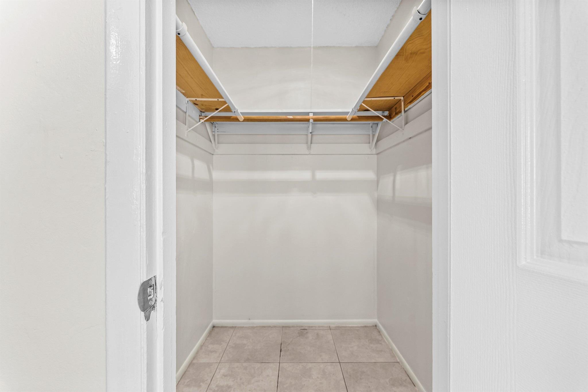 Gulfstream Apartments - Residential Lease