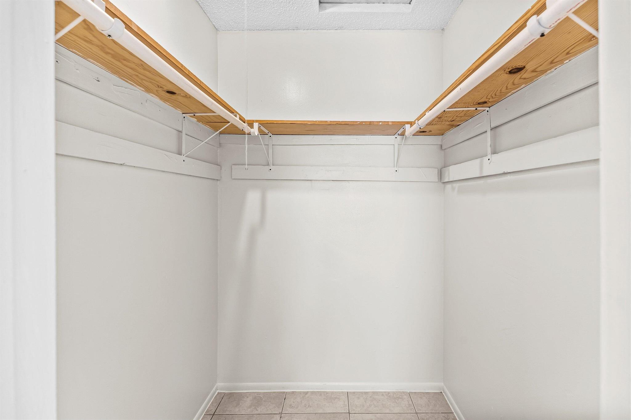 Gulfstream Apartments - Residential Lease