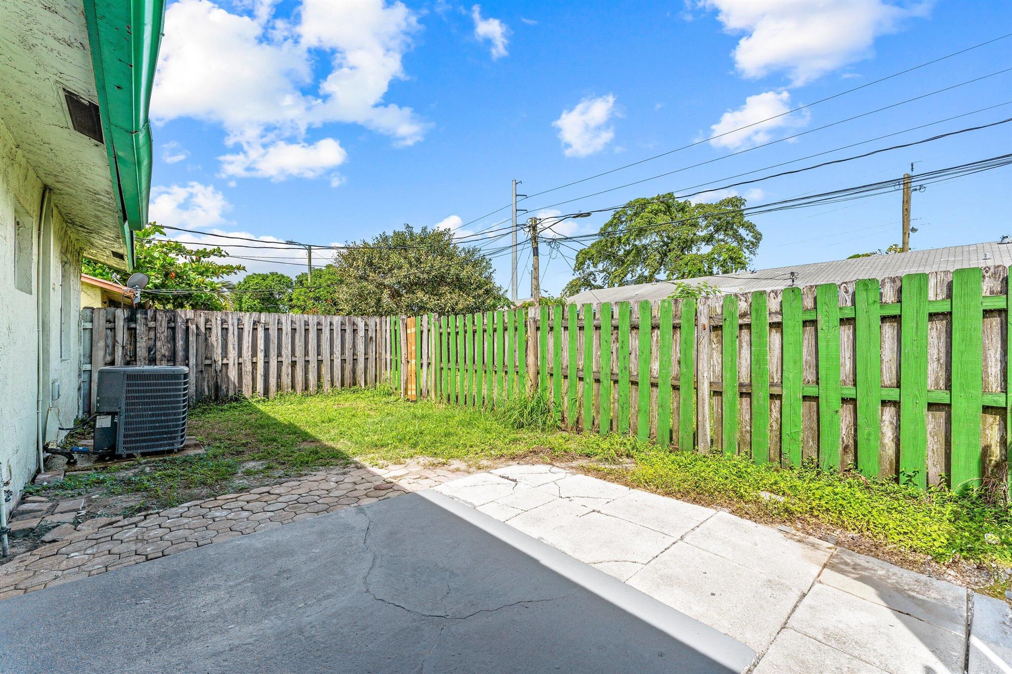 Gulfstream Apartments - Residential Lease