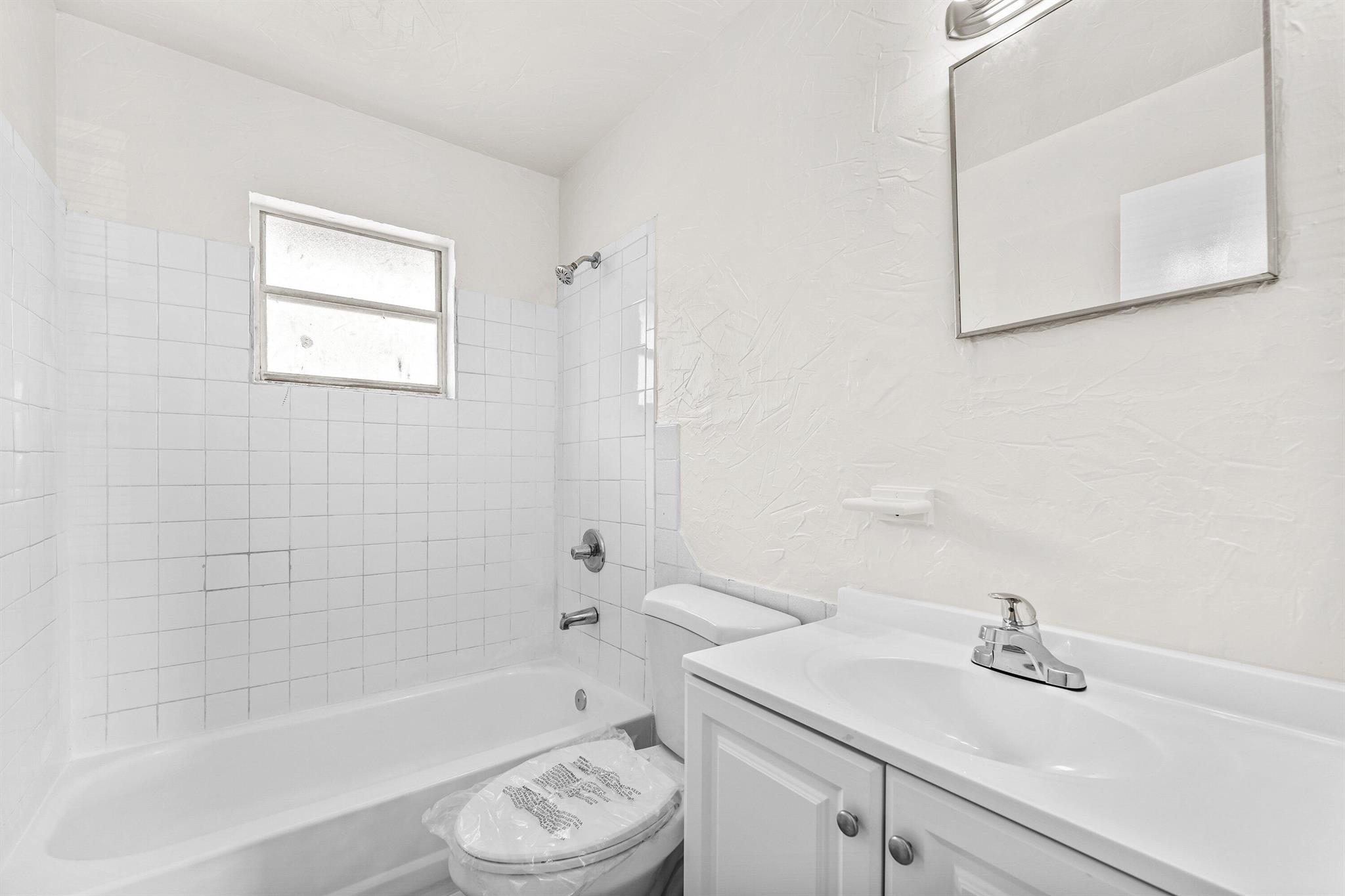 Gulfstream Apartments - Residential Lease