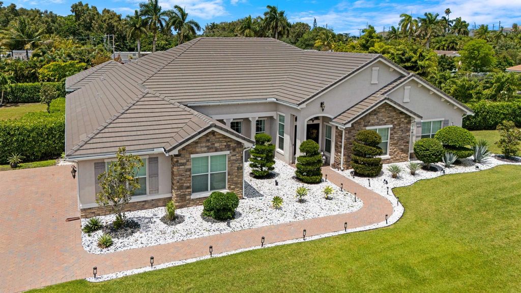 Photo of 5351 N Sterling Ranch Circle, Davie, FL 33314 (MLS # R11088284)