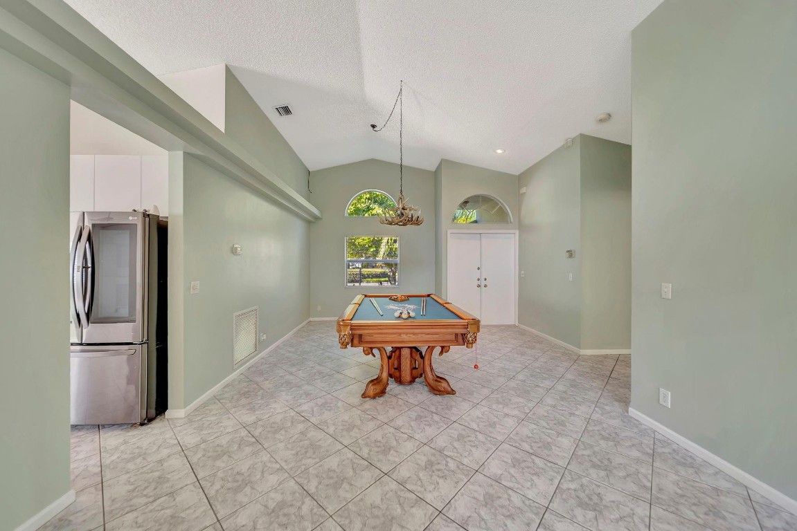 ARBORS@CORAL CREEK - Residential