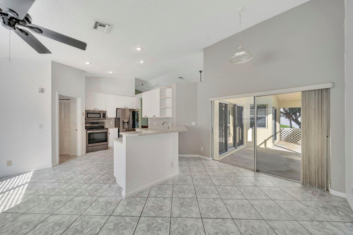 ARBORS@CORAL CREEK - Residential