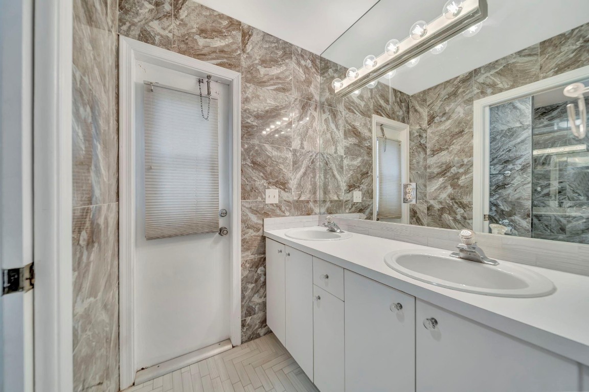 ARBORS@CORAL CREEK - Residential