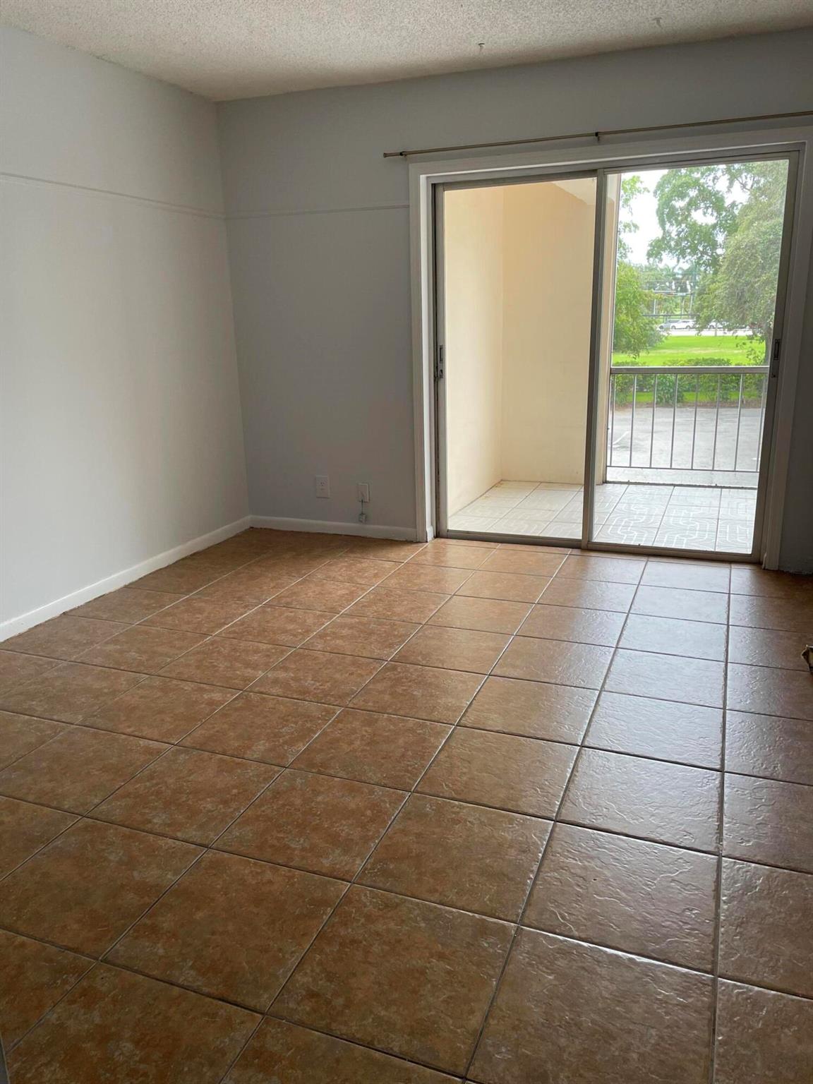 SPANISH OAKS CONDO - Residential