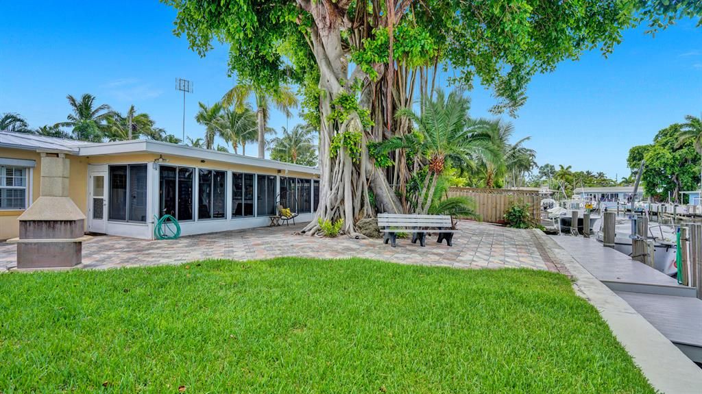 Photo of 705 Shore Drive, Boynton Beach, FL 33435 (MLS # R10742182)