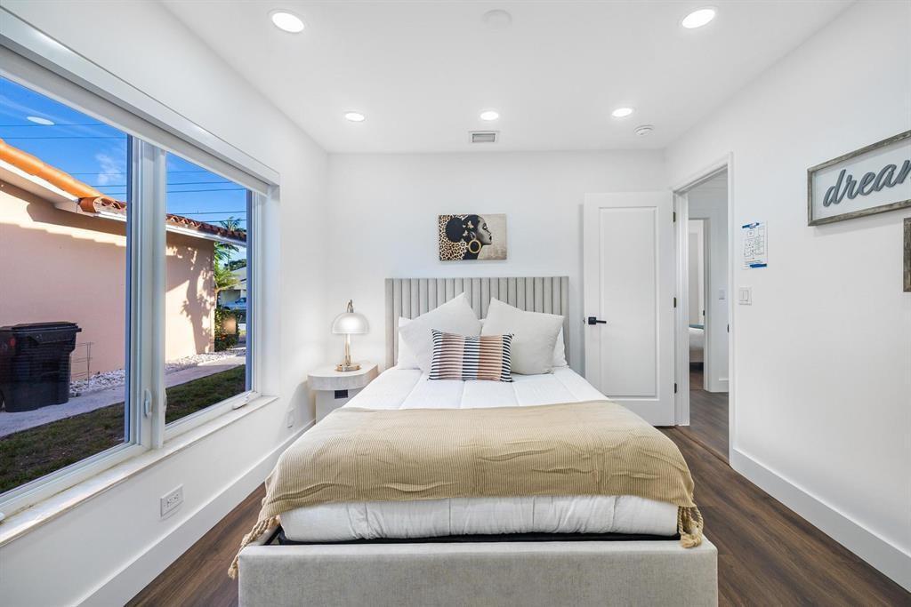 CORAL RIDGE ISLES - Residential Lease