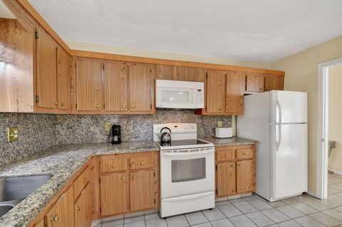 Tiny photo for 6730 Starkeys Place, Lake Worth, FL 33467 (MLS # R11161041)