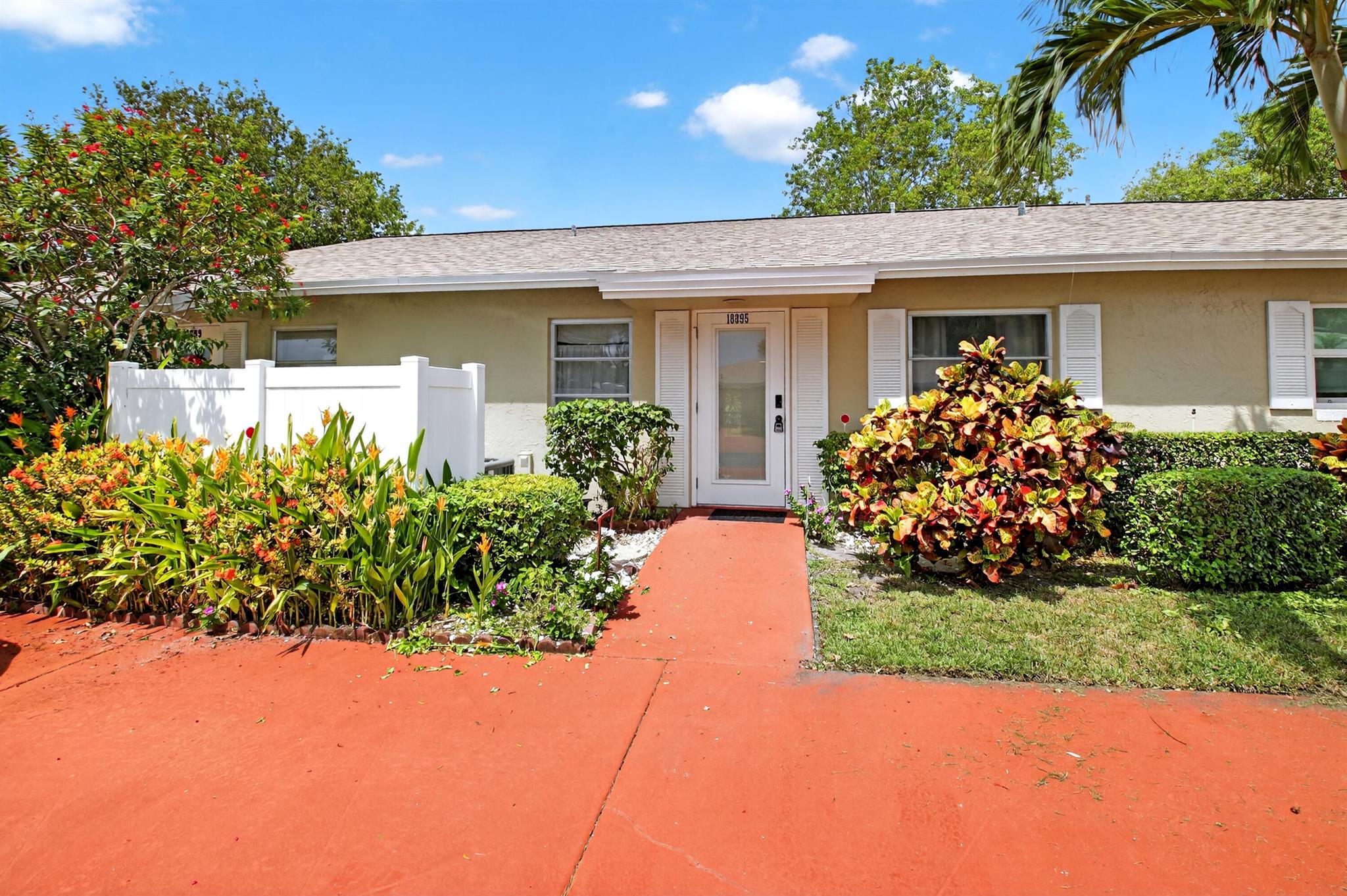 RELAX AND GET READY TO ENTERTAIN IN THIS LOVELY WHISPER WALK VILLA. PERFECT LOCATION AND AT A GREAT PRICE TOO!2 BEDROOMS AND 2 BATHS, GREAT KITCHEN WITH STAINLESS STEEL APPLIANCES. 2019 A/C SYSTEM AND HOT WATER HEATER. OPEN LIVING AND DINING ROOM, LARGE PRIMARY SUITE WITH A WALK IN CLOSET AND PRIVATE BATHROOM. NICE LAUNDRY ROOM WITH STORAGE. THE ROOF IS 2023. JUST STEPS TO THE AMAZING ACTIVE CLUBHOUSE AND POOL AND SPA PLUS A GYM . LOTS OF ACTIVITIES . WHISPER WALK IS AN ADULT COMMUNITY OFFERING TENNIS,HANDBALL AND PICKLE BALL. 11 LAKES AND NUMEROUS TREE LINED EXERCISE PATHS . FALL IN LOVE AND MAKE WHISPER WALK YOUR NEW HOME.OH...AND I FORGOT PRICED ''BELOW MARKET '' FOR A FAST SALE.