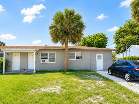 Photo of 503 SE Flamingo Avenue, Stuart, FL 34996 (MLS # B26062039)
