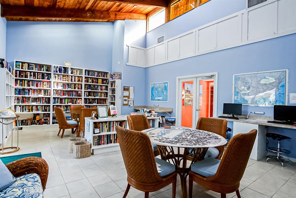 CAPSTAN I CONDOMINIUM - Residential