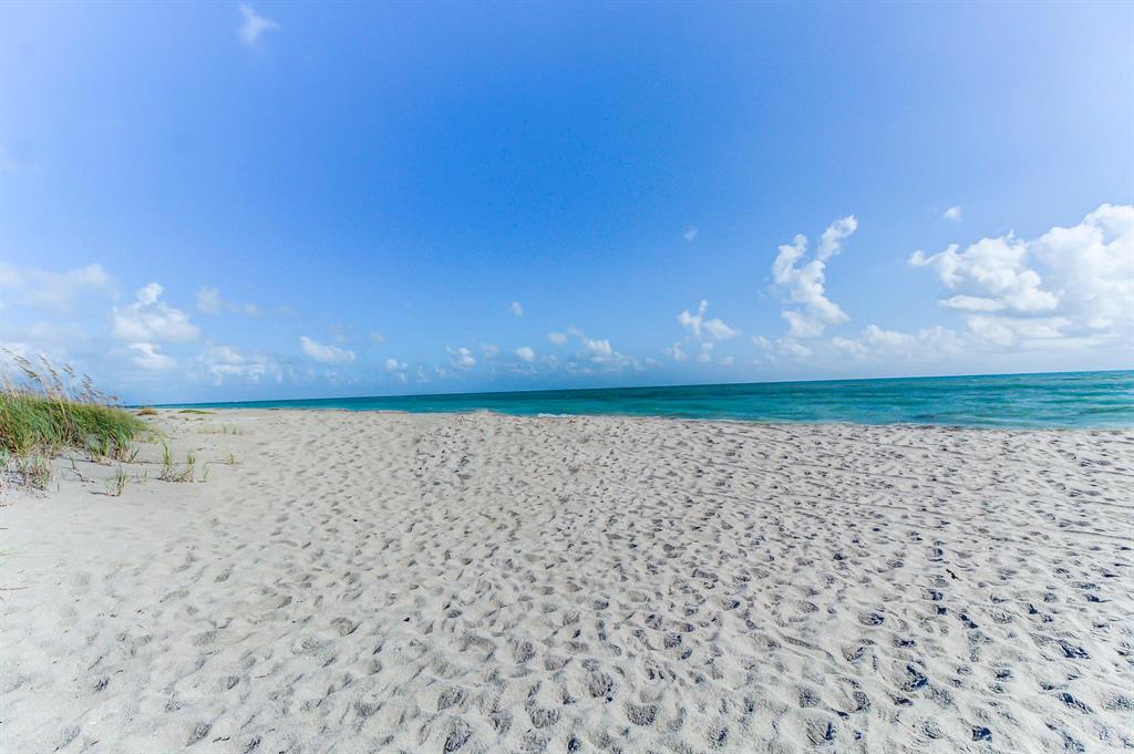 CAPSTAN I CONDOMINIUM - Residential