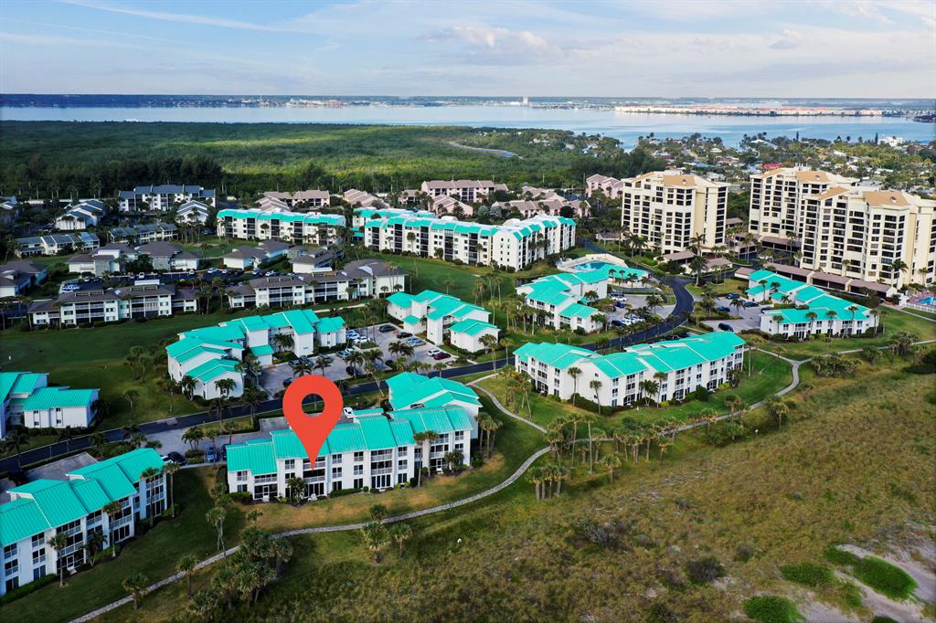 CAPSTAN I CONDOMINIUM - Residential