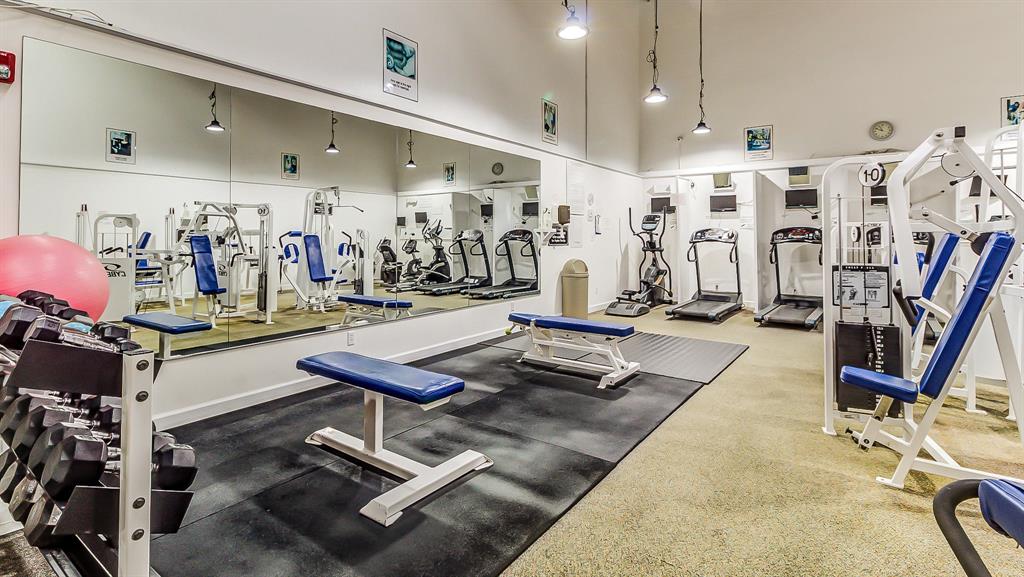 CAPSTAN I CONDOMINIUM - Residential