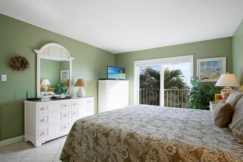 CAPSTAN I CONDOMINIUM - Residential