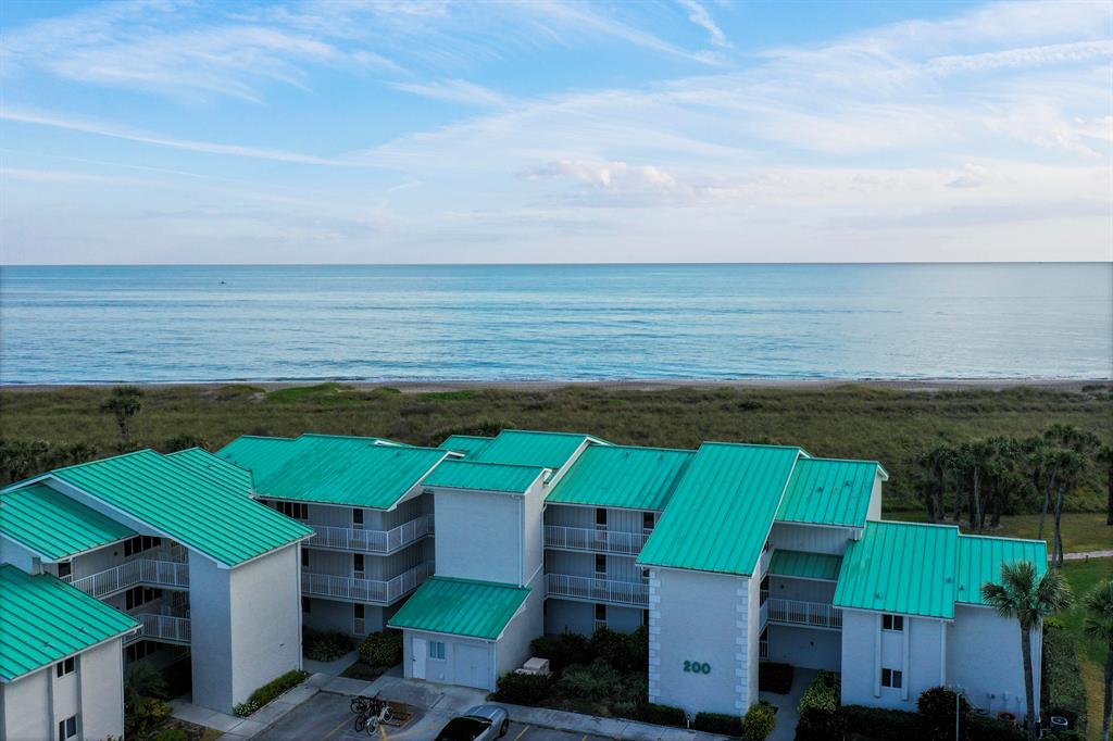 CAPSTAN I CONDOMINIUM - Residential