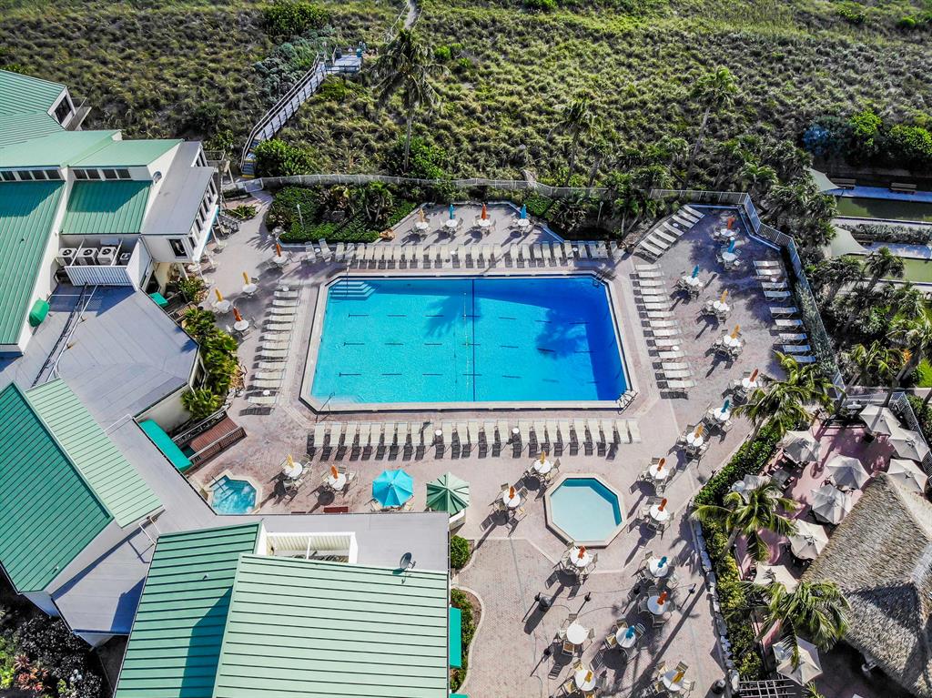 CAPSTAN I CONDOMINIUM - Residential