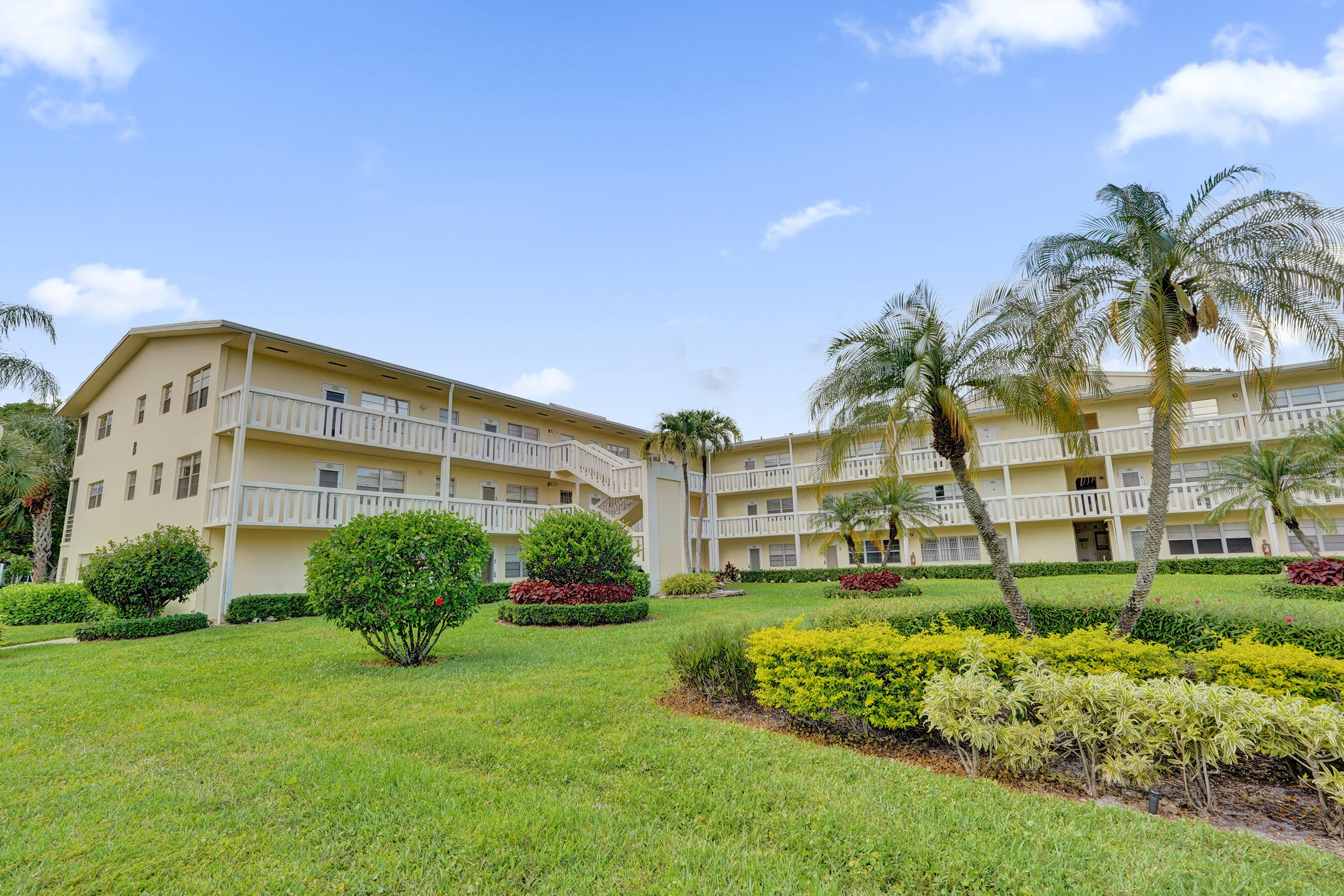 DORSET AT CENTURY VILLAGE CONDO - Residential Lease