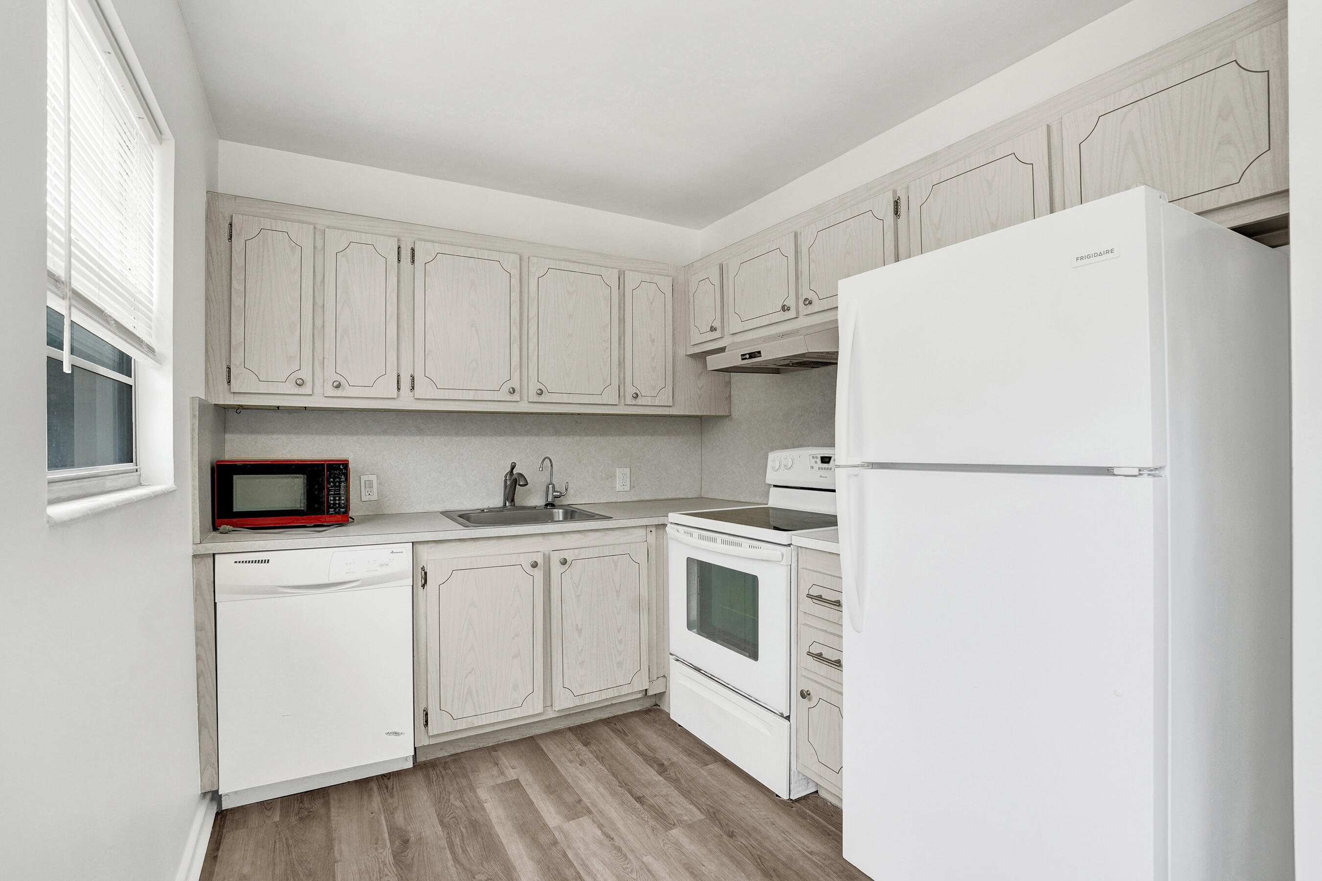 DORSET AT CENTURY VILLAGE CONDO - Residential Lease