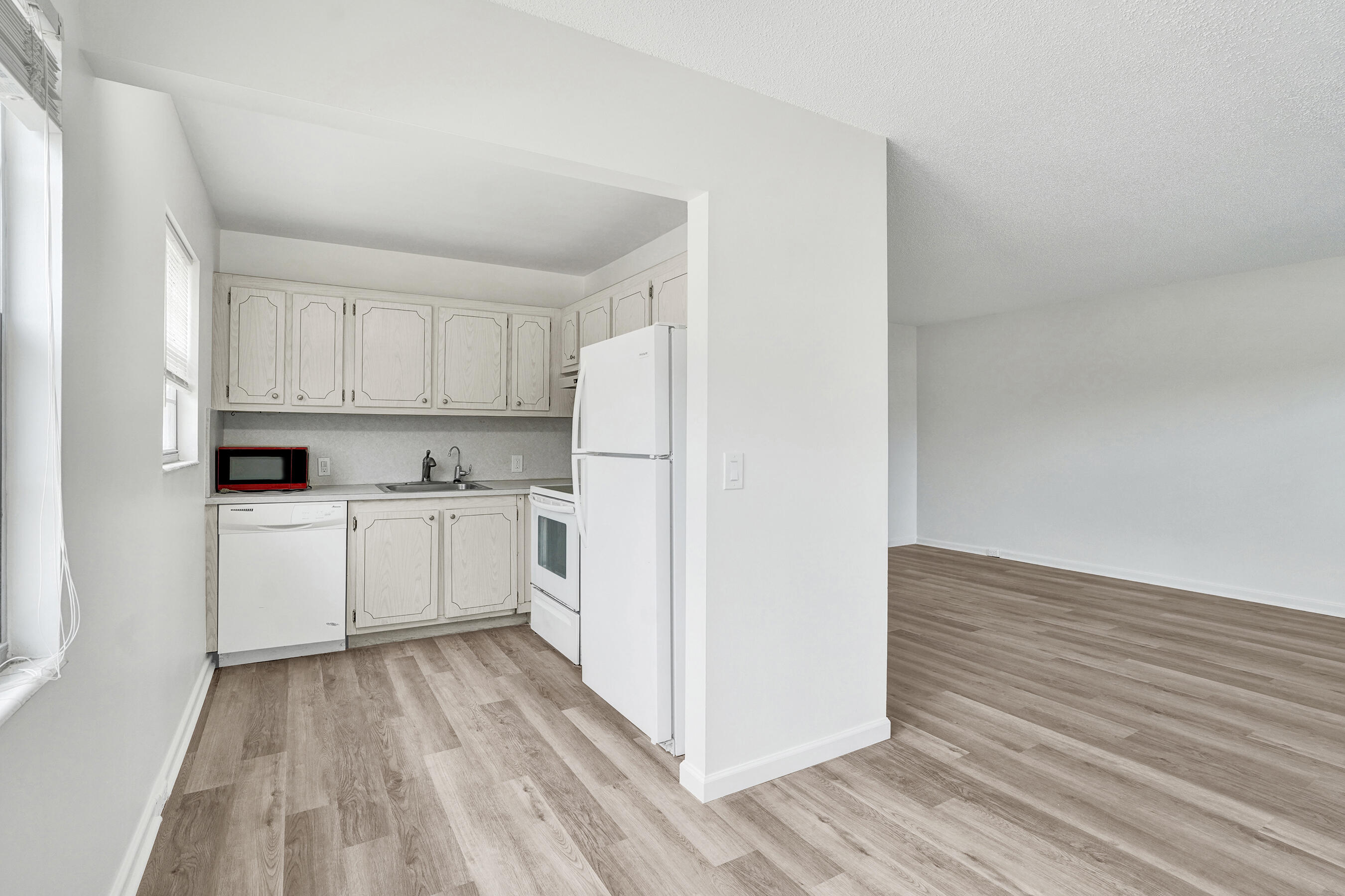 DORSET AT CENTURY VILLAGE CONDO - Residential Lease