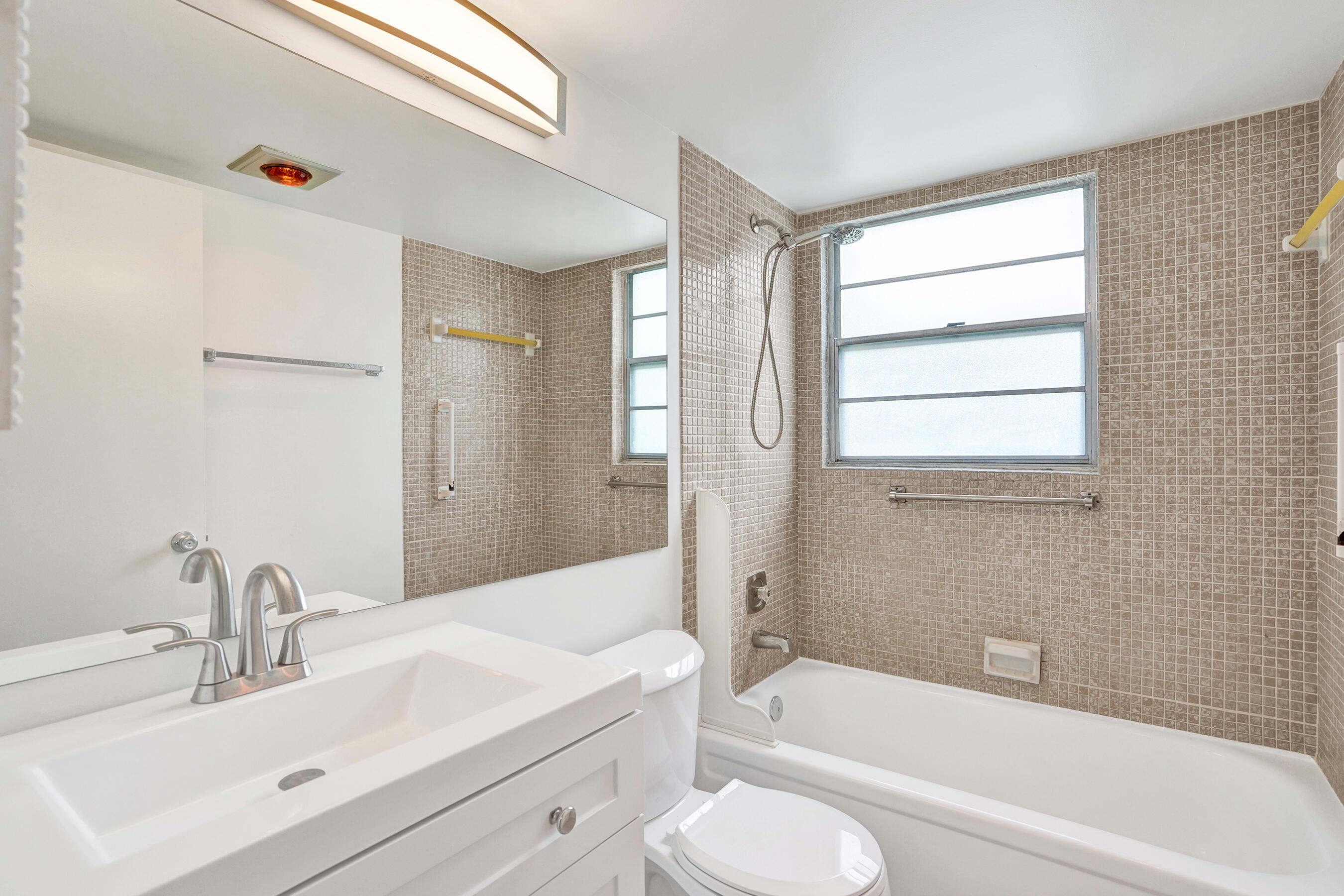 DORSET AT CENTURY VILLAGE CONDO - Residential Lease