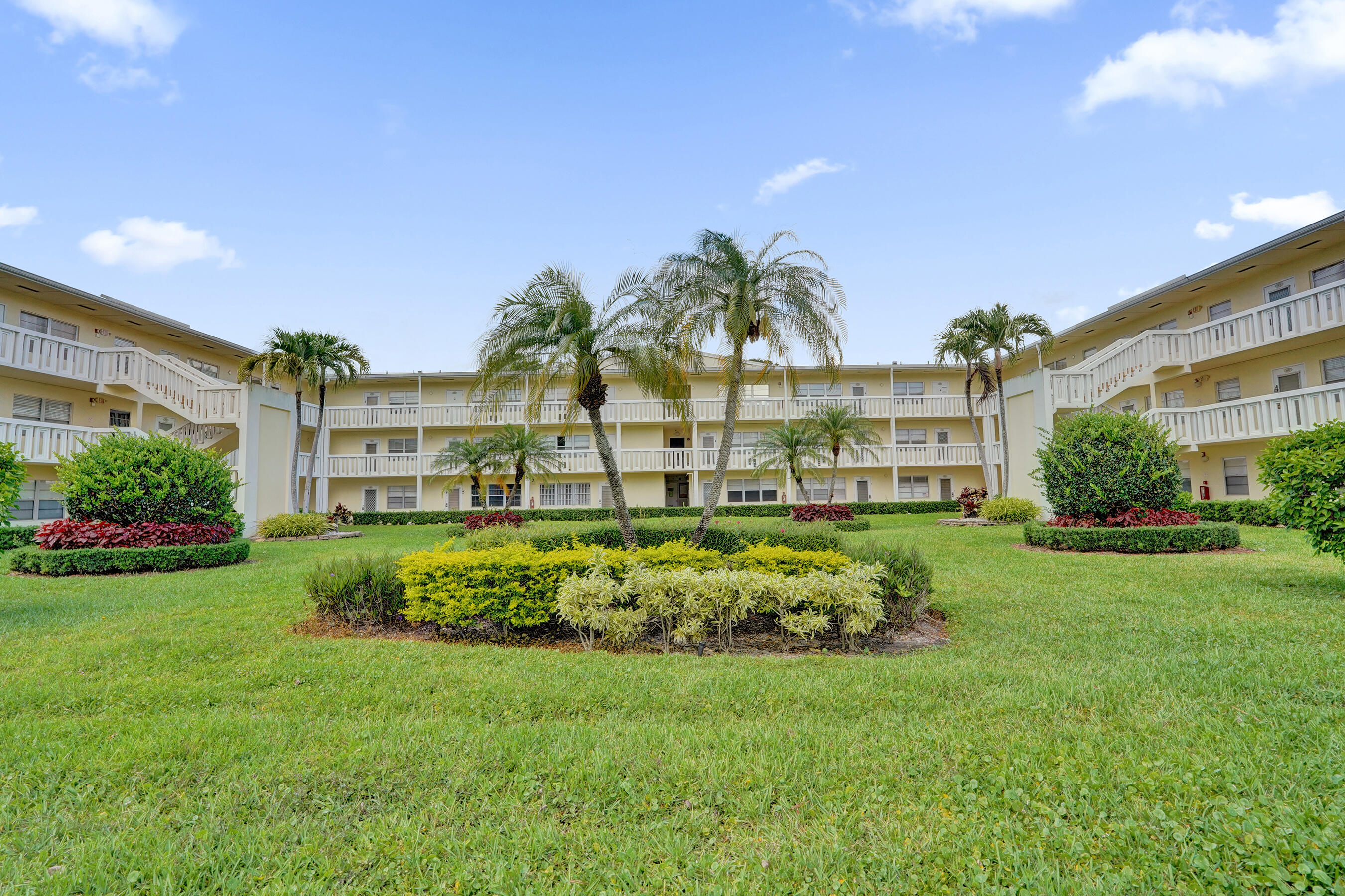 DORSET AT CENTURY VILLAGE CONDO - Residential Lease