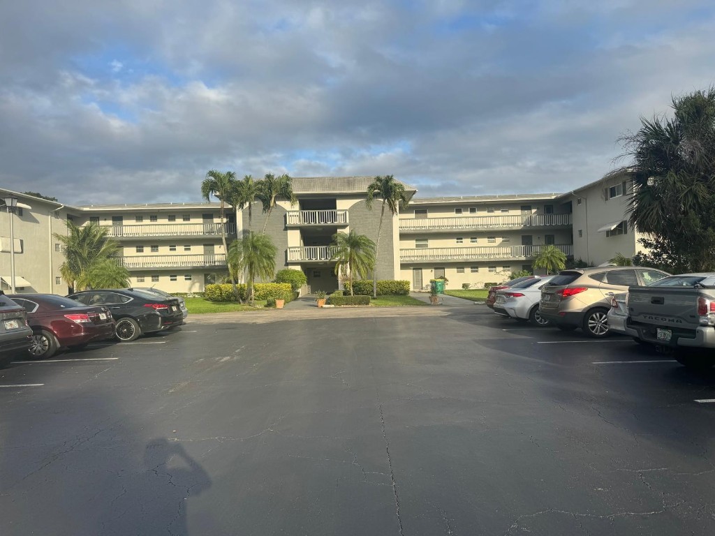 1001 Hillcrest Court 314