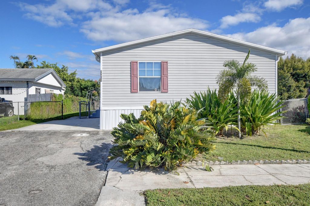 Photo of 22937 Seaspray Place, Boca Raton, FL 33428 (MLS # R11040052)