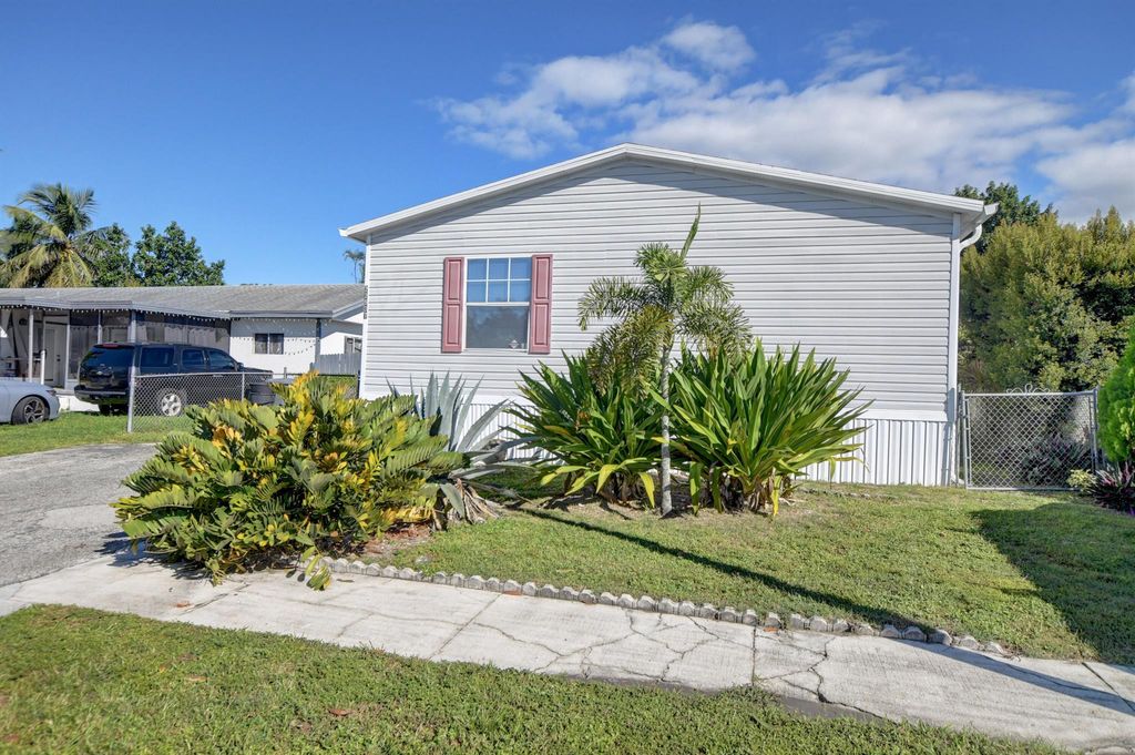 Photo of 22937 Seaspray Place, Boca Raton, FL 33428 (MLS # R11040052)